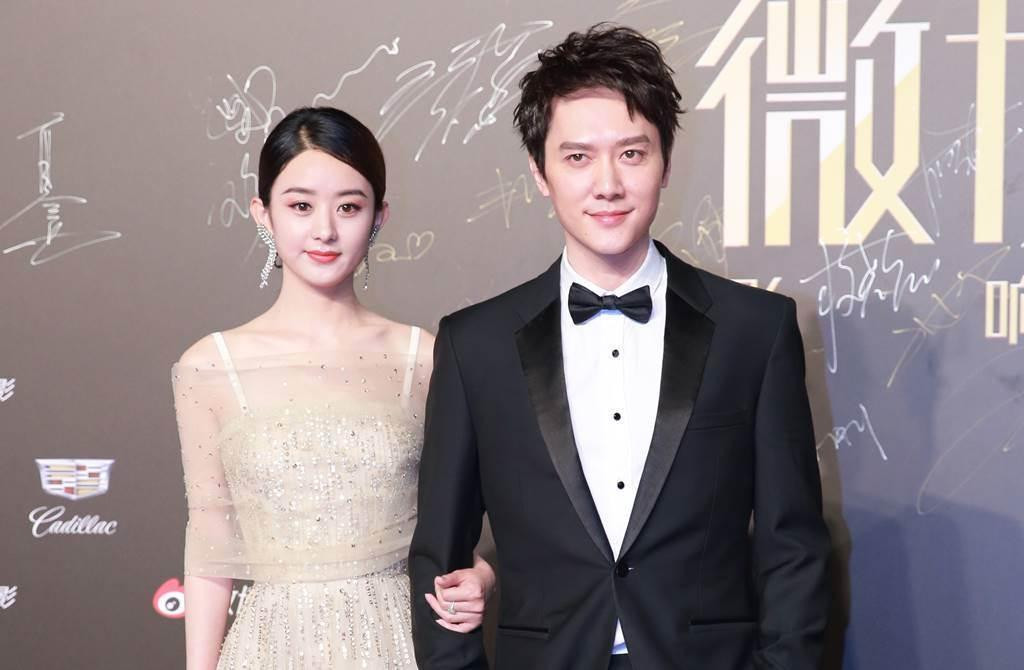 Triệu Lệ Dĩnh và Phùng Thiệu Phong giữ quan hệ tốt đẹp sau khi ly hôn. Triệu Lệ Dĩnh và Phùng Thiệu Phong giữ quan hệ tốt đẹp sau khi ly hôn.