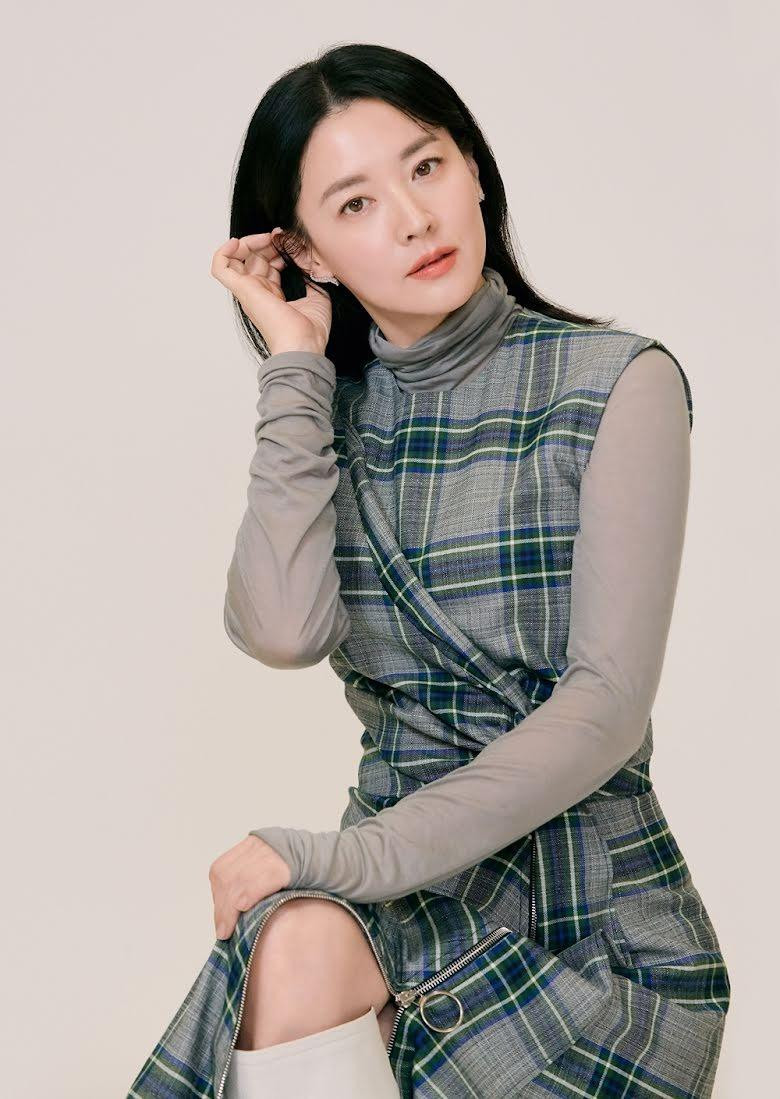 16. Lee Young Ae: Dù có tên trong danh sách, nhưng đặt trong thế hệ 7x, chiều cao 165 cm của Lee Young Ae khá lý tưởng. 16. Lee Young Ae: Dù có tên trong danh sách, nhưng đặt trong thế hệ 7x, chiều cao 165 cm của Lee Young Ae khá lý tưởng.