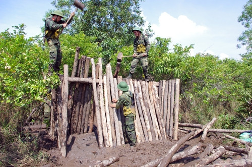 Làm hầm chữ A giữa đầm lầy 