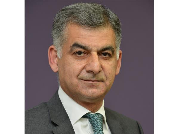 Ông Nirukt Sapru, Tổng giám đốc Standard Chartered Việt Nam, Campuchia và Lào. Ông Nirukt Sapru, Tổng giám đốc Standard Chartered Việt Nam, Campuchia và Lào