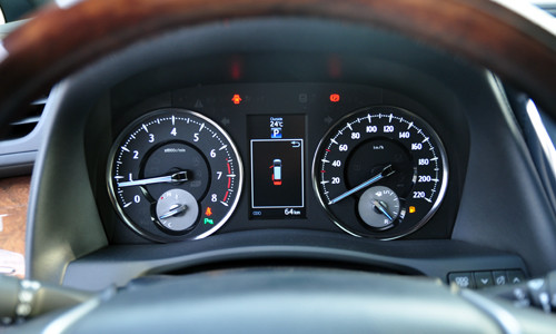 Chi tiết 'chuyên cơ mặt đất' Toyota Alphard 2016 mới về Việt Nam ảnh 8