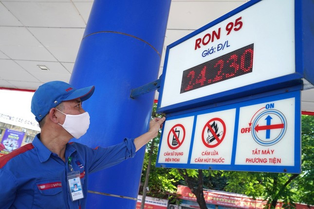 Bộ Kế hoạch và Đầu tư cho rằng, vừa qua, chi phí xăng dầu chưa được tính đúng, đủ, khiến doanh nghiệp thua lỗ, không còn động lực duy trì kinh doanh Bộ Kế hoạch và Đầu tư cho rằng, vừa qua, chi phí xăng dầu chưa được tính đúng, đủ, khiến doanh nghiệp thua lỗ, không còn động lực duy trì kinh doanh