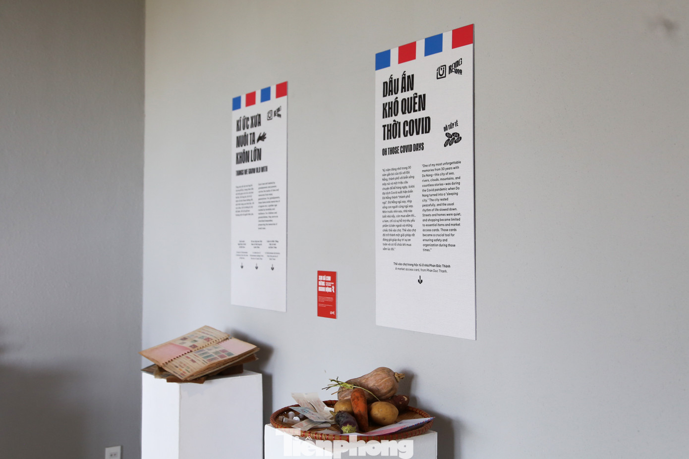 Trong không gian triển lãm, BTC bố trí khu vực triển lãm với những hiện vật gợi lại kí ức về nghề bán hàng rong, về Đà Nẵng thời kỳ đầu, về những ngày chiến đấu với dịch bệnh COVID-19. Tất cả hiện vật đều do người dân và các bạn trẻ đóng góp, ủng hộ. Trong không gian triển lãm, BTC bố trí khu vực triển lãm với những hiện vật gợi lại kí ức về nghề bán hàng rong, về Đà Nẵng thời kỳ đầu, về những ngày chiến đấu với dịch bệnh COVID-19. Tất cả hiện vật đều do người dân và các bạn trẻ đóng góp, ủng hộ.