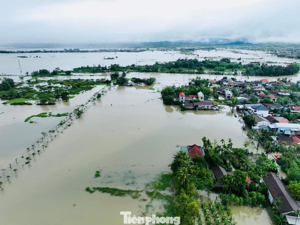 Ngập lụt diện rộng tại Thừa Thiên Huế vào chiều 15/11