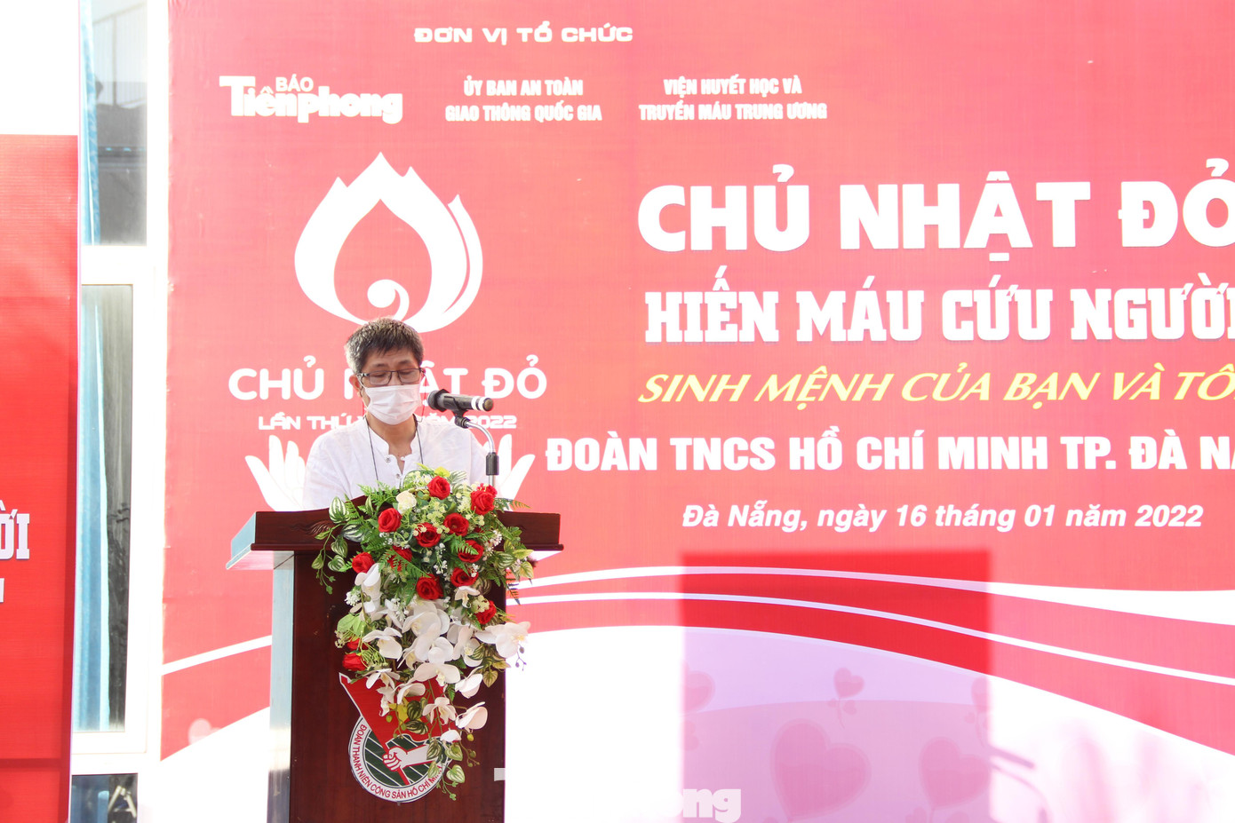 Phát biểu khai mạc Ngày hội, nhà báo Trần Ngọc Tuấn, Trưởng Ban đại diện báo Tiền Phong tại miền Trung, cho hay, Chủ nhật Đỏ năm nay diễn ra trong bối cảnh dịch bệnh COVID-19 diễn biến phức tạp trên cả nước nói riêng và Đà Nẵng nói chung. Vì vậy, các hoạt động hiến máu tại Chủ nhật Đỏ được tổ chức linh hoạt, đảm bảo quy trình phòng chống dịch tại các địa phương.
