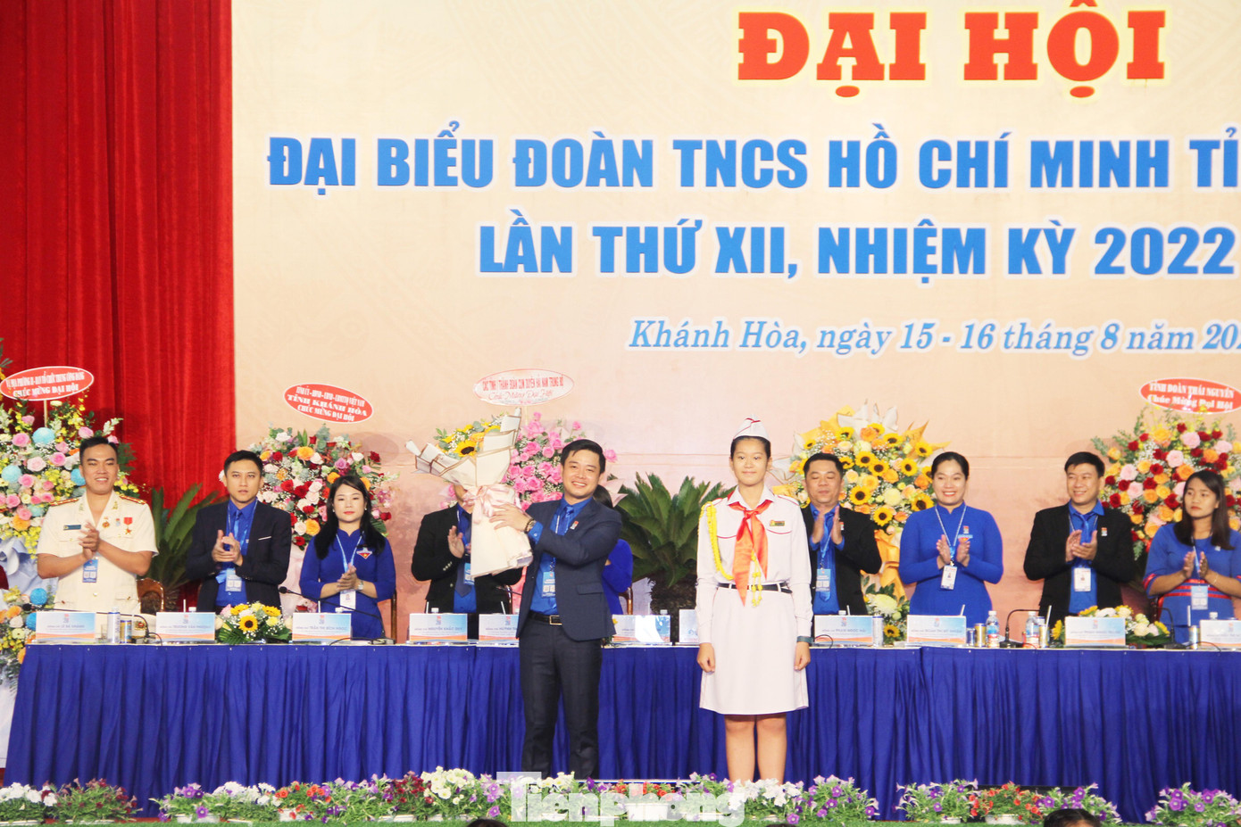 Các cấp bộ Đoàn tiếp tục triển khai 3 phong trào hành động cách mạng: “Thanh niên tình nguyện”, “Tuổi trẻ sáng tạo”, “Tuổi trẻ xung kích bảo vệ Tổ quốc” trong từng nhóm đối tượng thanh niên. Triển khai thực hiện chủ trương “3 liên kết” (liên kết lực lượng, liên kết địa bàn, liên kết cộng đồng) trong triển khai các hoạt động tình nguyện, xây dựng xã hội tình nguyện. Nhiệm kỳ XII, các cấp bộ Đoàn triển khai 3 chương trình đồng hành với thanh niên: “Đồng hành với thanh niên trong học tập”; “Đồng hành với thanh niên khởi nghiệp, lập nghiệp”; “Đồng hành với thanh niên phát triển kỹ năng thực hành xã hội, nâng cao thể chất, đời sống văn hóa tinh thần”. Các cấp bộ Đoàn tiếp tục triển khai 3 phong trào hành động cách mạng: “Thanh niên tình nguyện”, “Tuổi trẻ sáng tạo”, “Tuổi trẻ xung kích bảo vệ Tổ quốc” trong từng nhóm đối tượng thanh niên. Triển khai thực hiện chủ trương “3 liên kết” (liên kết lực lượng, liên kết địa bàn, liên kết cộng đồng) trong triển khai các hoạt động tình nguyện, xây dựng xã hội tình nguyện. Nhiệm kỳ XII, các cấp bộ Đoàn triển khai 3 chương trình đồng hành với thanh niên: “Đồng hành với thanh niên trong học tập”; “Đồng hành với thanh niên khởi nghiệp, lập nghiệp”; “Đồng hành với thanh niên phát triển kỹ năng thực hành xã hội, nâng cao thể chất, đời sống văn hóa tinh thần”.
