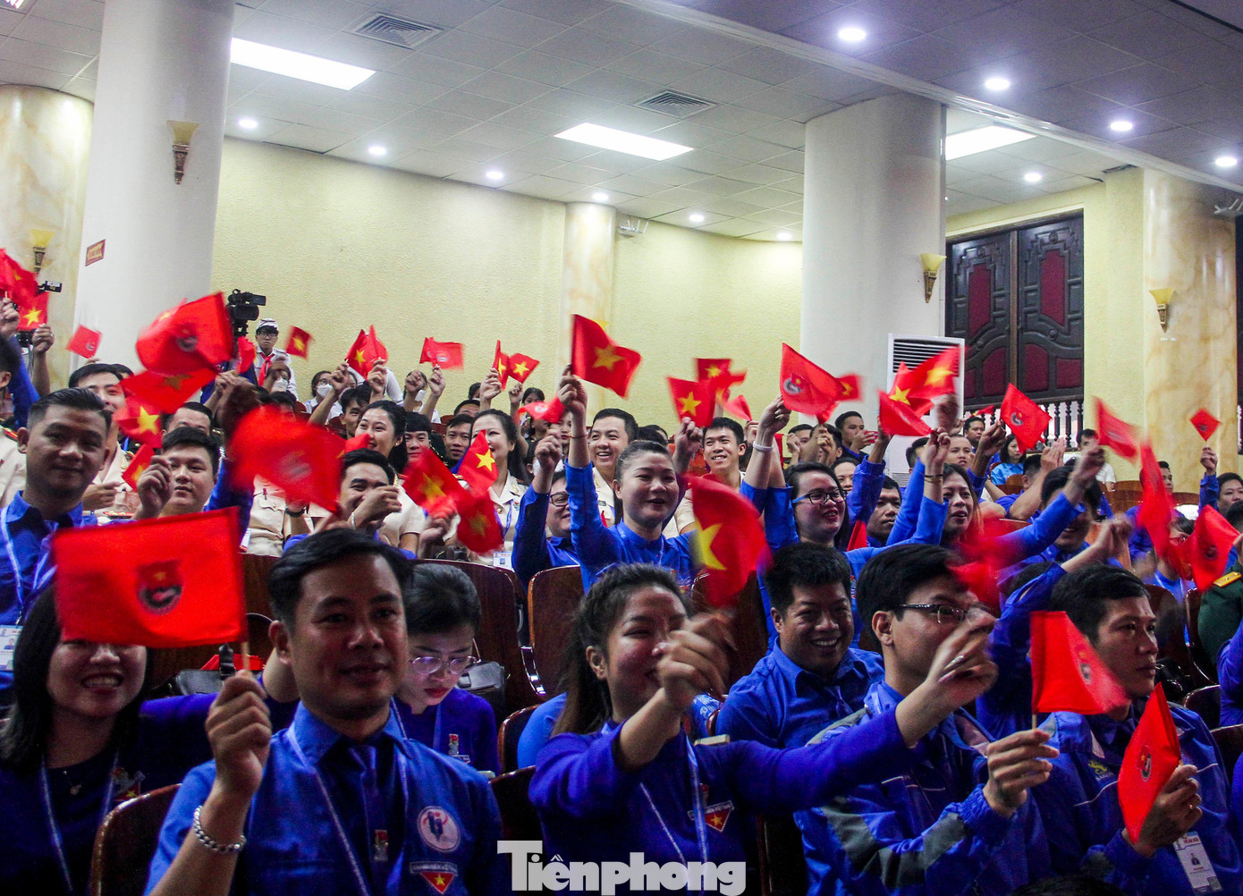 Trong ngày làm việc đầu tiên (15/8), Đại hội đã bầu Ban chấp hành Tỉnh Đoàn Khánh Hòa khóa XII với 41 anh chị. Anh Bùi Hoài Nam tái đắc cử Bí thư Tỉnh Đoàn Khánh Hòa khóa XII. Trong ngày làm việc đầu tiên (15/8), Đại hội đã bầu Ban chấp hành Tỉnh Đoàn Khánh Hòa khóa XII với 41 anh chị. Anh Bùi Hoài Nam tái đắc cử Bí thư Tỉnh Đoàn Khánh Hòa khóa XII.