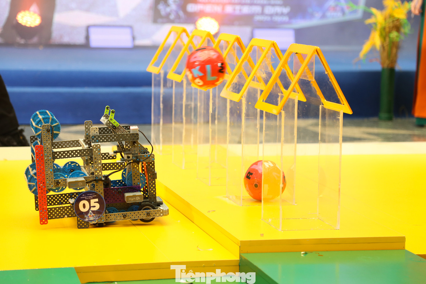 Đội thi gom được 9 bó lúa vào 3 kho ở khu vực trung tâm sẽ giành được chiến thắng "Mùa Vàng" và chiến thắng tuyệt đối. Đối với các màn đối đầu không có chiến thắng "Mùa Vàng", BTC tính điểm dựa trên số lúa vận chuyển được vào sân phía trong và kho thóc. 8 đội thi xuất sắc nhất vòng loại tranh tài ở vòng loại trực tiếp để chọn ra các đội đạt điểm cao nhất, trao giải Nhất, Nhì, Ba và các giải phụ.