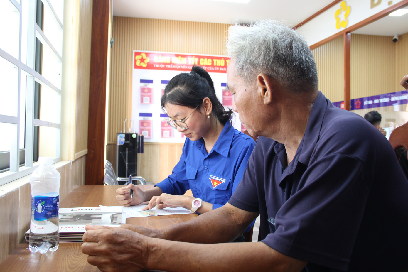 &quot;Với tinh thần xung kích, tình nguyện, tuổi trẻ Đà Nẵng sẽ triển khai đa dạng các hoạt động để góp phần hỗ trợ chính quyền địa phương 2 cấp hoạt động hiệu quả, giúp người dân giải quyết các thủ tục hành chính nhanh chóng&quot;, anh Hùng nói.