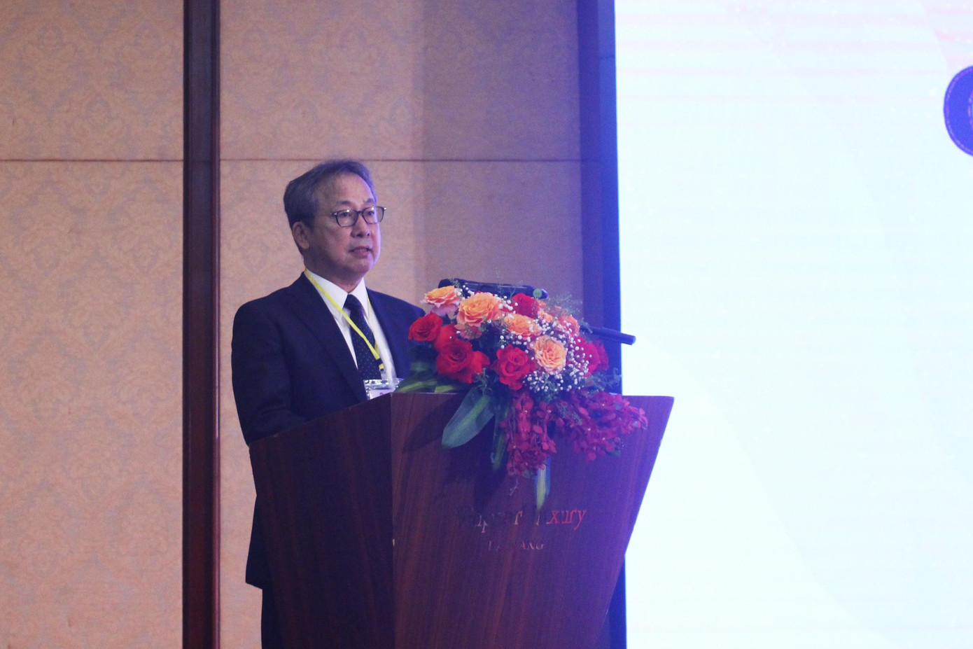 Đại sứ Nhật Bản Yamada Takio đánh giá cao chủ đề hội thảo và kì vọng những đóng góp của các đại biểu có thể góp phần thay đổi giáo dục đào tạo ở các quốc gia