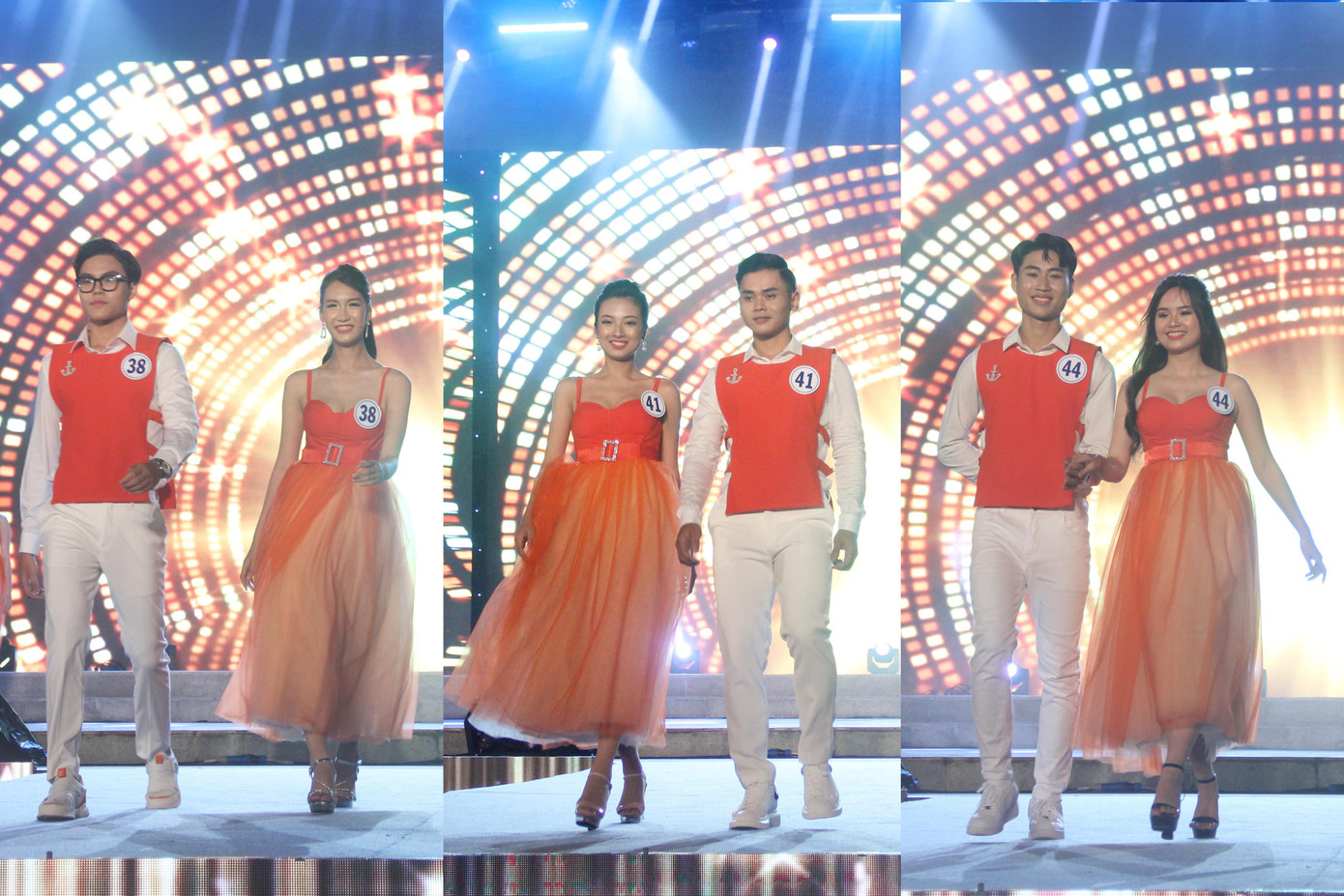 Trong đêm chung kết, các thí sinh lần lượt trình diễn trang phục áo dài và trang phục dạo phố trên sân khấu.