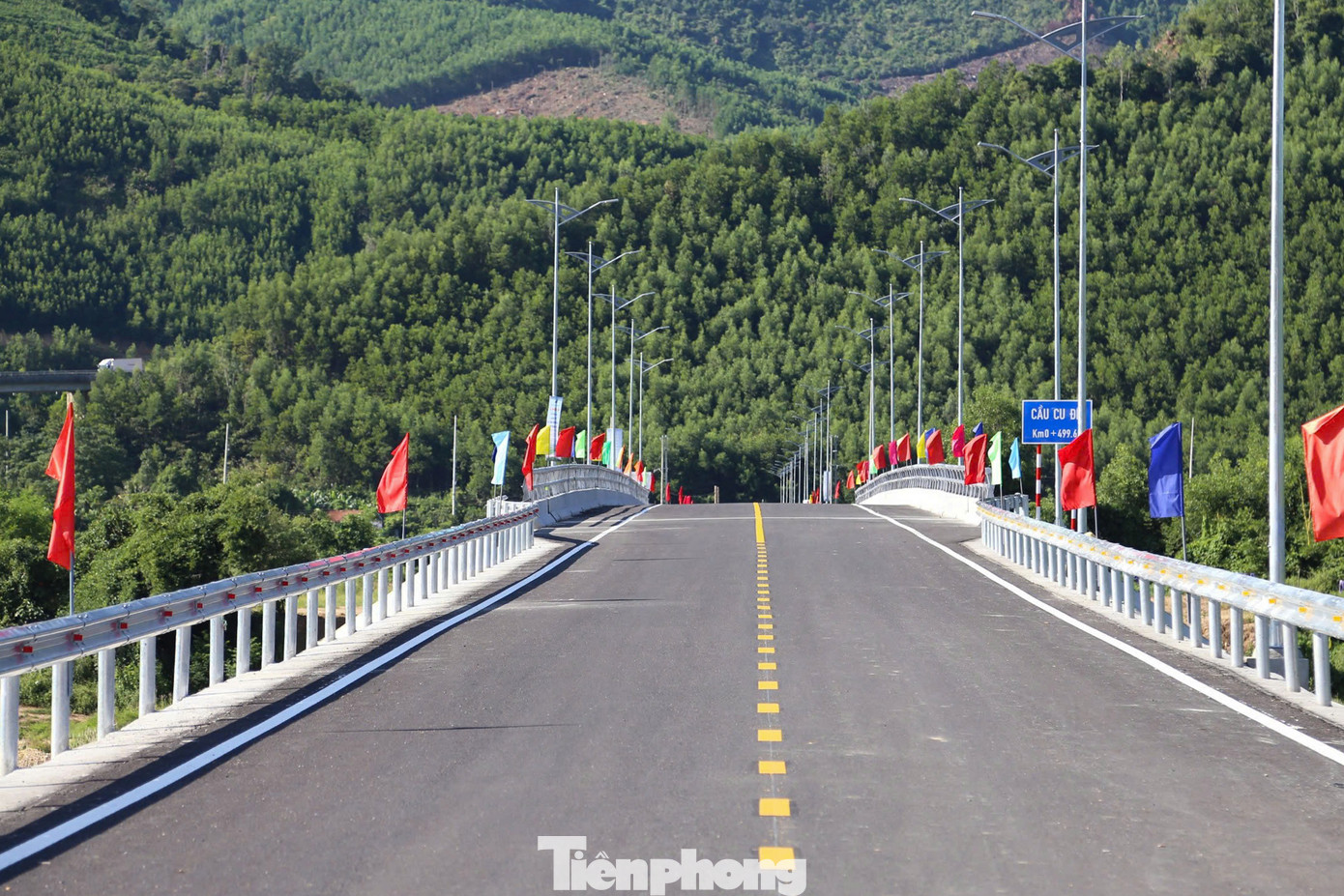 Theo Chủ tịch UBND TP. Đà Nẵng, thời gian đến, địa phương sẽ tiếp tục đầu tư, hoàn thiện hơn nữa hạ tầng giao thông trên địa bàn xã Hòa Bắc để thúc đẩy du lịch cộng đồng, du lịch sinh thái để làm mới các sản phẩm tại xã Hòa Bắc, nâng cao đời sống cho nhân dân.