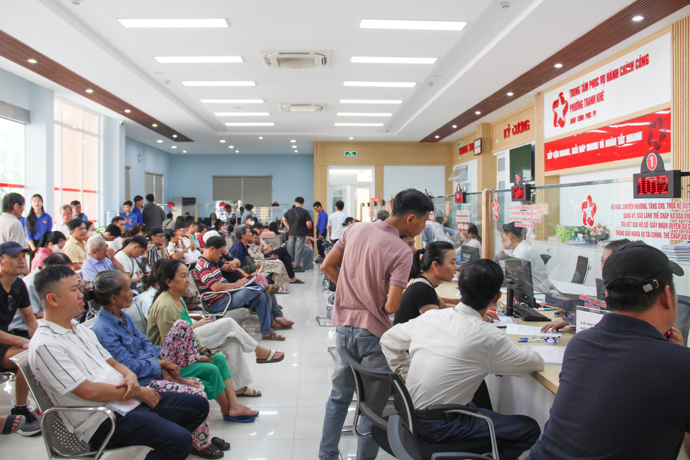 Với dân số trên 200 nghìn người, phường Thanh Khê là đơn vị hành chính cấp xã, phường có dân số đông nhất TP. Đà Nẵng sau sáp nhập. Bởi vậy, nhu cầu giải quyết thủ tục hành chính của người dân rất lớn.