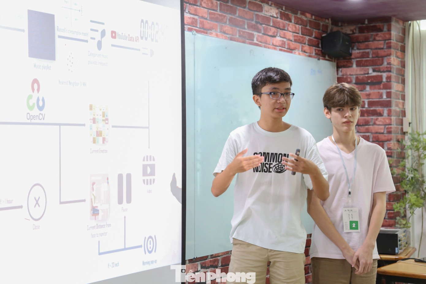 U-Invent là sự tranh tài của 38 đội thi với 155 học sinh đến từ 26 trường THPT trên toàn quốc