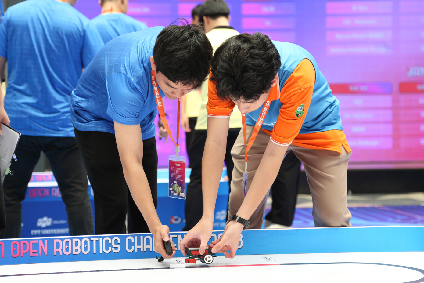 Trong trường hợp thành tích của các đội bằng nhau hoặc cùng là 2 phút 30 giây, kết quả sẽ được đánh giá theo quãng đường đi xa nhất trên sa hình.