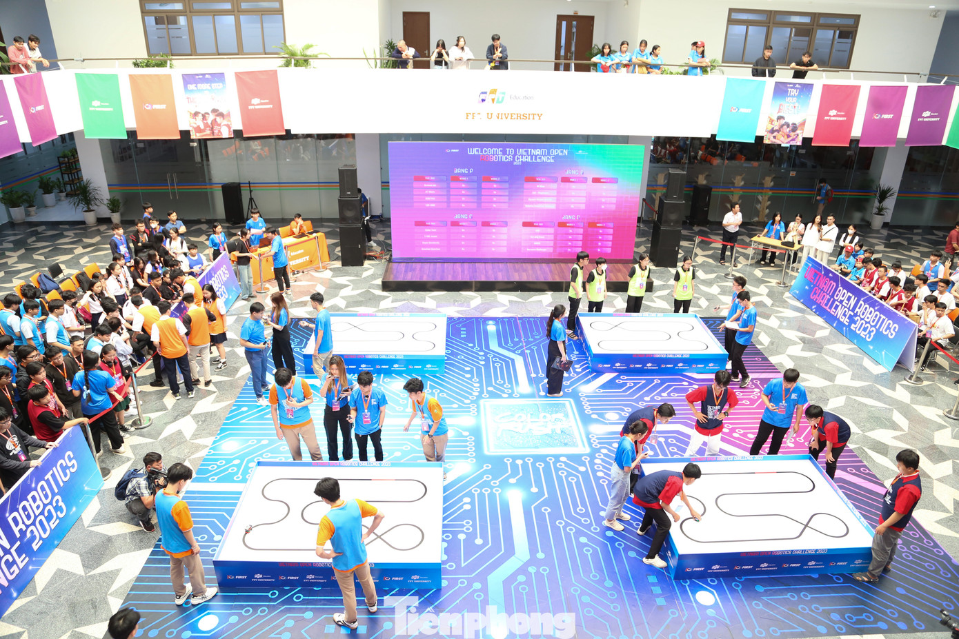 Chiều 6/1, tại Đà Nẵng diễn ra cuộc thi Vietnam Open Robotics Challenge 2023 với sự tham gia của 16 đội thi đến từ các trường THPT trên địa bàn khu vực miền Trung – Tây Nguyên. Ảnh: Giang Thanh