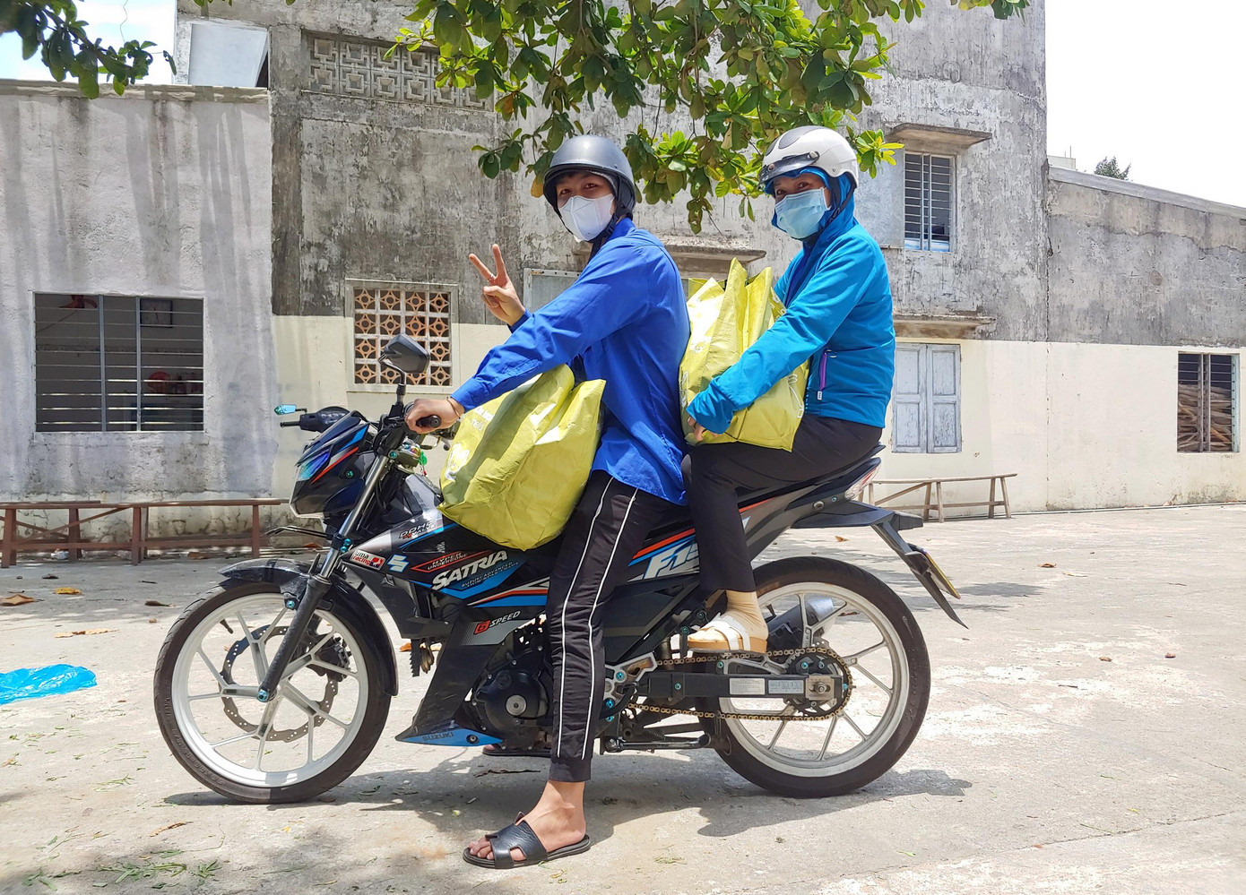 Các đơn hàng được chia theo khu vực để tình nguyện viên ship hàng nhanh chóng, tiện lợi hơn Các đơn hàng được chia theo khu vực để tình nguyện viên ship hàng nhanh chóng, tiện lợi hơn