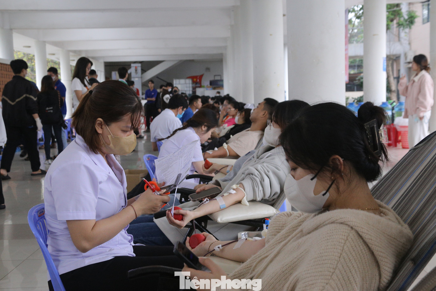 Hiện, Đà Nẵng có 5 đội hiến máu dự bị, với 150 thành viên sẵn sàng tham gia hiến máu. Trong thời gian qua, nhằm đảm bảo nguồn máu cứu chữa, điều trị cho bệnh nhân kịp thời, các tổ chức cơ sở Đoàn - Hội trên địa bàn cũng tổ chức nhiều đợt hiến máu, chẳng hạn ĐH Duy Tân, ĐH Kỹ thuật Y - Dược, ĐH Kinh tế, Đoàn Thanh niên ĐH Đà Nẵng, Công an thành phố, BCH Bộ đội Biên phòng thành phố…