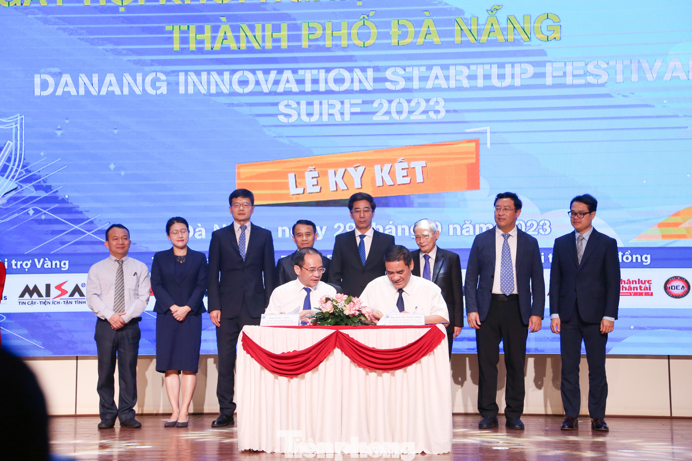 Dịp này, Sở KH&amp;CN TP Đà Nẵng kí kết hợp tác để phát triển hệ sinh thái khởi nghiệp đổi mới sáng tạo với nhiều đơn vị như: Học viện Khoa học công nghệ và Đổi mới sáng tạo, Mạng lưới đổi mới sáng tạo Việt Nam tại Hàn Quốc...