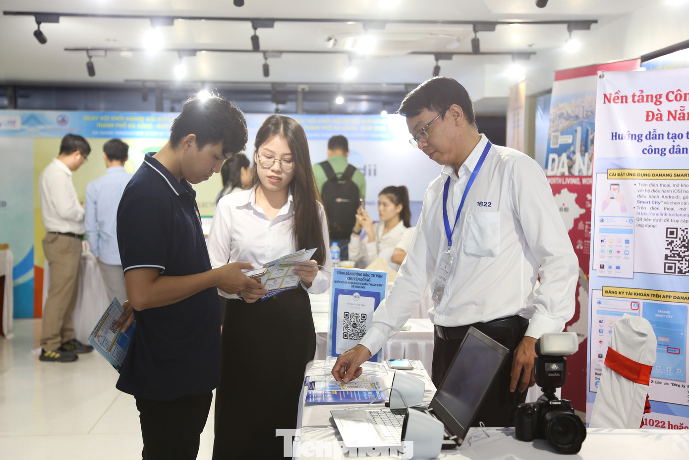 SURF 2023 tạo cơ hội cho các doanh nghiệp khởi nghiệp trên địa bàn Đà Nẵng và các tỉnh miền Trung kết nối, tìm kiếm vốn, nguồn lực hỗ trợ từ các nhà đầu tư, doanh nghiệp, quỹ đầu tư khởi nghiệp. (Ảnh: Giang Thanh)