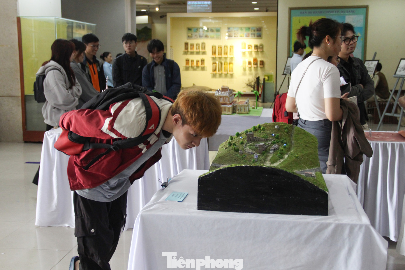 Tất cả đều là những dấu ấn của một thành phố trẻ trung, năng động nhưng cũng mang đậm những nét văn hóa độc đáo trong dòng chảy lịch sử. Tất cả đều là những dấu ấn của một thành phố trẻ trung, năng động nhưng cũng mang đậm những nét văn hóa độc đáo trong dòng chảy lịch sử.