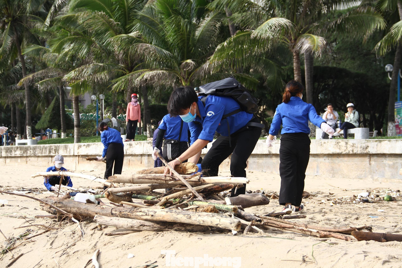 Tuổi trẻ Khánh Hòa thực hiện nhiều mô hình bảo vệ môi trường, chống rác thải nhựa gắn với bảo vệ môi trường biển, nguồn lợi thủy hải sản Tuổi trẻ Khánh Hòa thực hiện nhiều mô hình bảo vệ môi trường, chống rác thải nhựa gắn với bảo vệ môi trường biển, nguồn lợi thủy hải sản