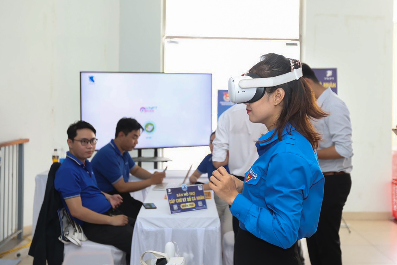 Các hoạt động đồng hành cùng sinh viên khởi nghiệp sáng tạo cũng tạo được sự lan tỏa mạnh mẽ. Các hoạt động đồng hành cùng sinh viên khởi nghiệp sáng tạo cũng tạo được sự lan tỏa mạnh mẽ.