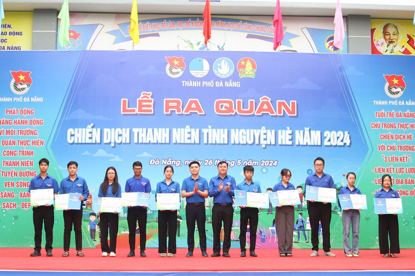 Bên cạnh đó là công trình tôn tạo cảnh quan, khơi thông lối thoát nước tại thôn Trước Đông (xã Hòa Nhơn, huyện Hòa Vang), tôn tạo cảnh quan lối vào khu căn cứ huyện ủy Hòa Vang, trao 2 căn nhà cho gia đình khó khăn tại Hòa Vang (tổng trị giá 100 triệu đồng), công trình Tuyến đường ven sông Sáng – Xanh – Sạch – Đẹp và vẽ tranh bích họa 600m2 (trị giá 500 triệu đồng), trao tặng 2 khu thiết chế thể thao cho khu KTX sinh viên phía Đông và phía Tây (trị giá 3 tỷ đồng). Bên cạnh đó là công trình tôn tạo cảnh quan, khơi thông lối thoát nước tại thôn Trước Đông (xã Hòa Nhơn, huyện Hòa Vang), tôn tạo cảnh quan lối vào khu căn cứ huyện ủy Hòa Vang, trao 2 căn nhà cho gia đình khó khăn tại Hòa Vang (tổng trị giá 100 triệu đồng), công trình Tuyến đường ven sông Sáng – Xanh – Sạch – Đẹp và vẽ tranh bích họa 600m2 (trị giá 500 triệu đồng), trao tặng 2 khu thiết chế thể thao cho khu KTX sinh viên phía Đông và phía Tây (trị giá 3 tỷ đồng).