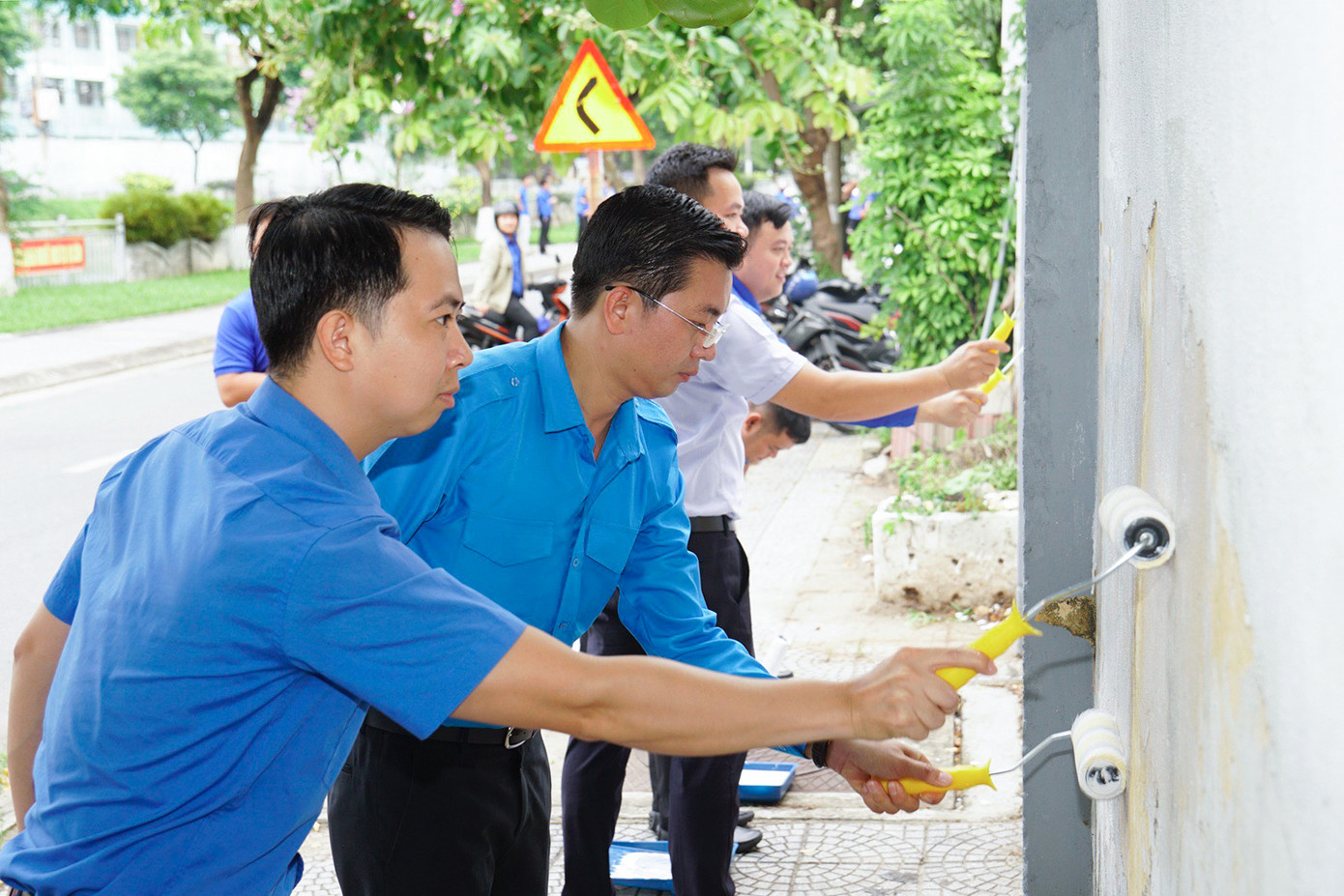 Năm nay, Chiến dịch Tình nguyện hè được tổ chức từ tháng 4/2024 đến hết tháng 8/2024 với địa bàn trọng điểm tại thành phố Đà Nẵng. Trong đó, huyện Hòa Vang được lựa chọn là địa bàn hỗ trợ trọng điểm để hoàn thành tiêu chí xây dựng nông thôn mới, góp sức trẻ vào quá trình phấn đấu đưa huyện Hòa Vang trở thành thị xã trong thời gian sớm nhất. Năm nay, Chiến dịch Tình nguyện hè được tổ chức từ tháng 4/2024 đến hết tháng 8/2024 với địa bàn trọng điểm tại thành phố Đà Nẵng. Trong đó, huyện Hòa Vang được lựa chọn là địa bàn hỗ trợ trọng điểm để hoàn thành tiêu chí xây dựng nông thôn mới, góp sức trẻ vào quá trình phấn đấu đưa huyện Hòa Vang trở thành thị xã trong thời gian sớm nhất.