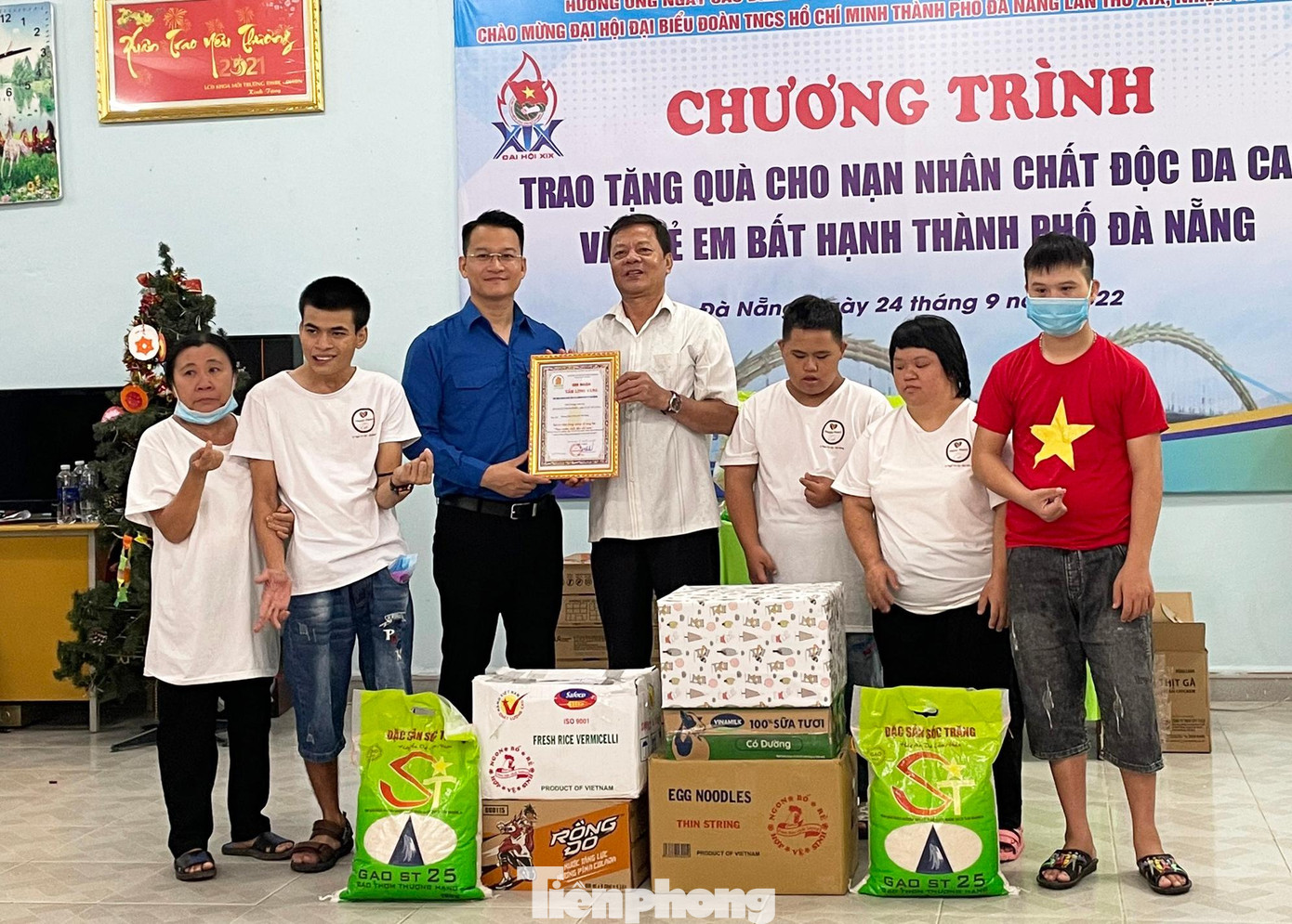 Các cấp bộ Đoàn đồng loạt triển khai mô hình Chúng con luôn bên mẹ tại nhà 98 mẹ Việt Nam Anh hùng trên địa bàn, cũng như chăm lo cho trẻ em khuyết tật, trẻ mồ côi, trẻ em khó khăn...