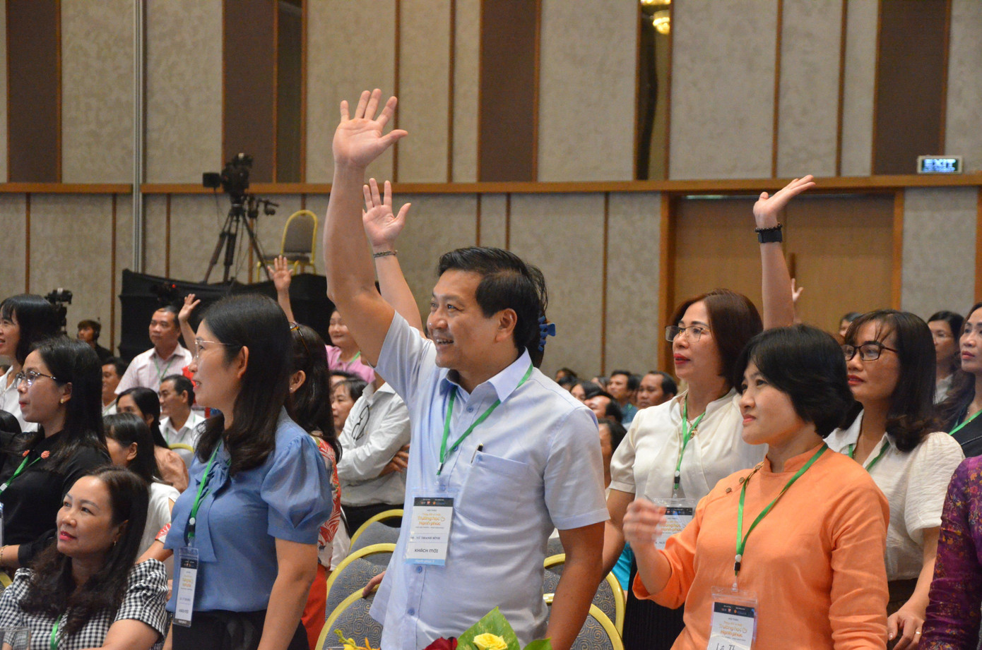 Mỗi giáo viên chính là người đặt nền móng cho những trường học hạnh phúc Mỗi giáo viên chính là người đặt nền móng cho những trường học hạnh phúc