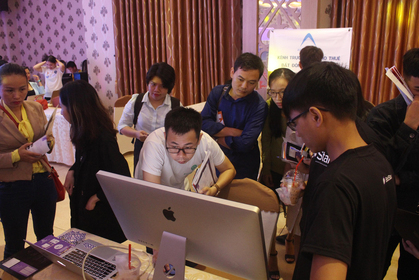 Thời gian qua, Đà Nẵng ứng dụng giải pháp AI trong nhiều lĩnh vực như: du lịch, văn hóa, y tế, dịch vụ công... Thời gian qua, Đà Nẵng ứng dụng giải pháp AI trong nhiều lĩnh vực như: du lịch, văn hóa, y tế, dịch vụ công...