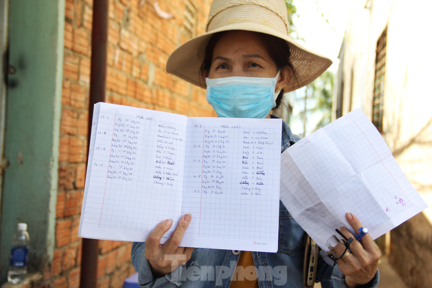 Theo bà Tống Thị Lệ Hoa (Tổ phó Tổ dân phố 22, phường Hòa Thọ Tây), khu vực kiệt 91 đường Nguyễn Như Đãi thiết lập chốt bảo vệ vùng xanh đã nhiều ngày nay. Chốt quản lý khu dân cư với khoảng 30 hộ và 25 phòng trọ. Shipper giao hàng được yêu cầu để hàng lại ở bàn tiếp nhận, người dân tự ra lấy, người dân được khuyến khích thanh toán trực tuyến hoặc chuyển khoản cho shipper để tránh tiếp xúc.