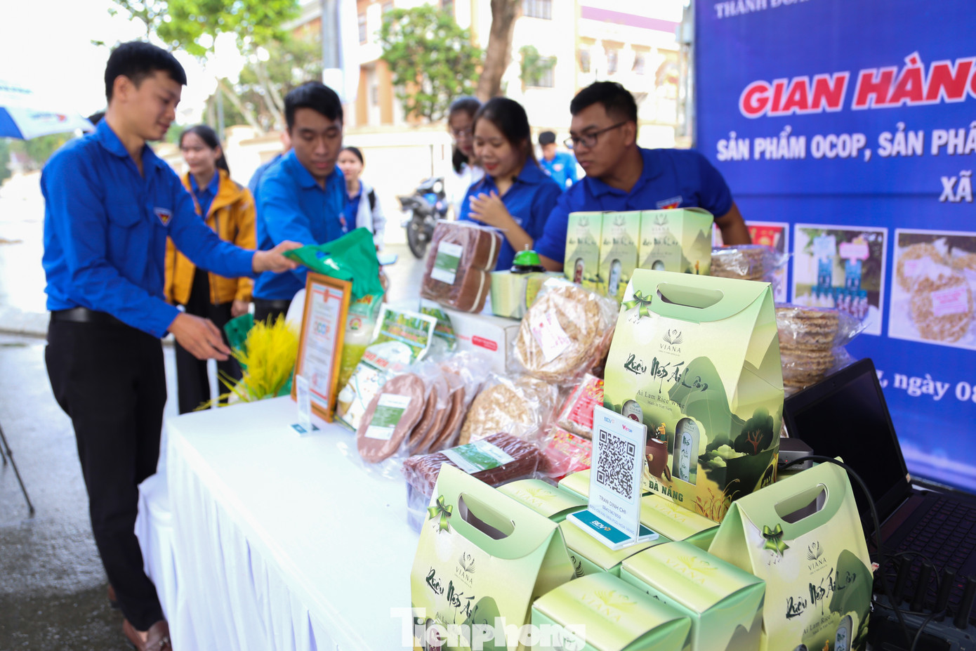 Thành Đoàn, Sở KH&amp;CN TP. Đà Nẵng đã thăm 2 mô hình khởi nghiệp nông nghiệp tại huyện Hòa Vang gồm: mô hình Rượu nếp Ái Lâm (xã Hòa Tiến) và mô hình HTX Làng Phú Sơn (xã Hòa Khương). Đây là 2 mô hình thanh niên khởi nghiệp bằng sản phẩm OCOP thành công trên địa bàn và tạo được thương hiệu có uy tín đối với người tiêu dùng.