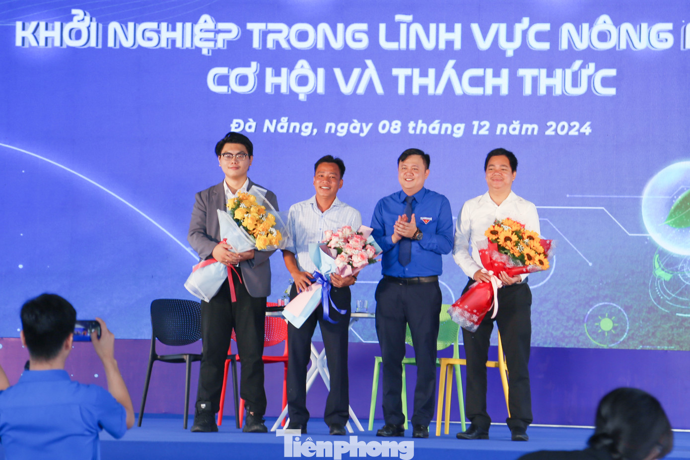 Chương trình talkshow “Khởi nghiệp trong lĩnh vực nông nghiệp - Cơ hội và thách thức” thu hút sự quan tâm của đông đảo đoàn viên, thanh niên, sinh viên. Qua đó, các bạn trẻ có cơ hội được trao đổi với các chuyên gia, nhà khởi nghiệp nông nghiệp để tìm hiểu về những cơ hội mà ngành nông nghiệp mang lại cũng như những thách thức cần phải vượt qua.