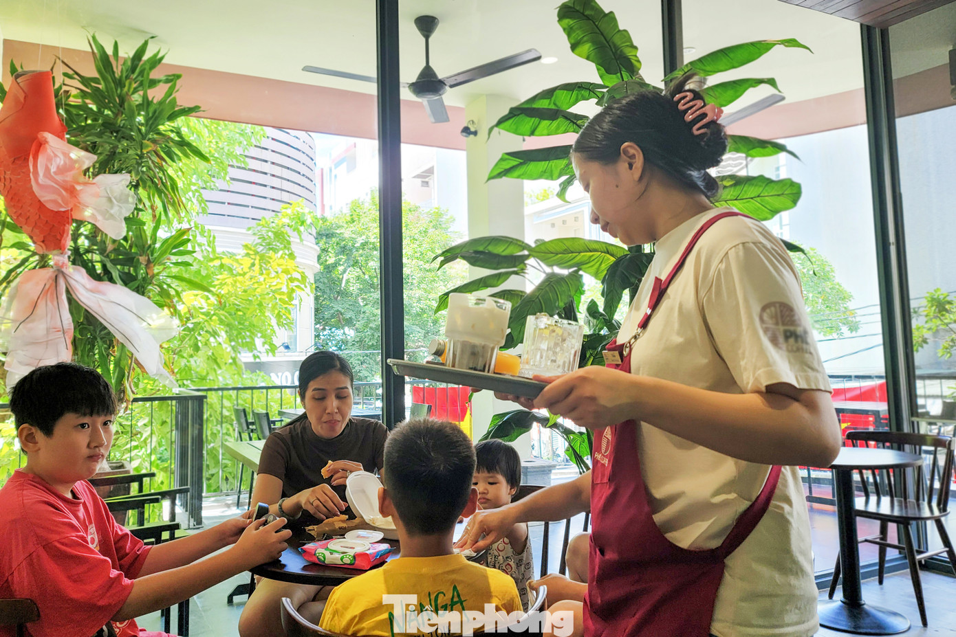 Làm việc xuyên lễ giúp Diệu Tiên kiếm được mức thu nhập cao hơn so với ngày thường