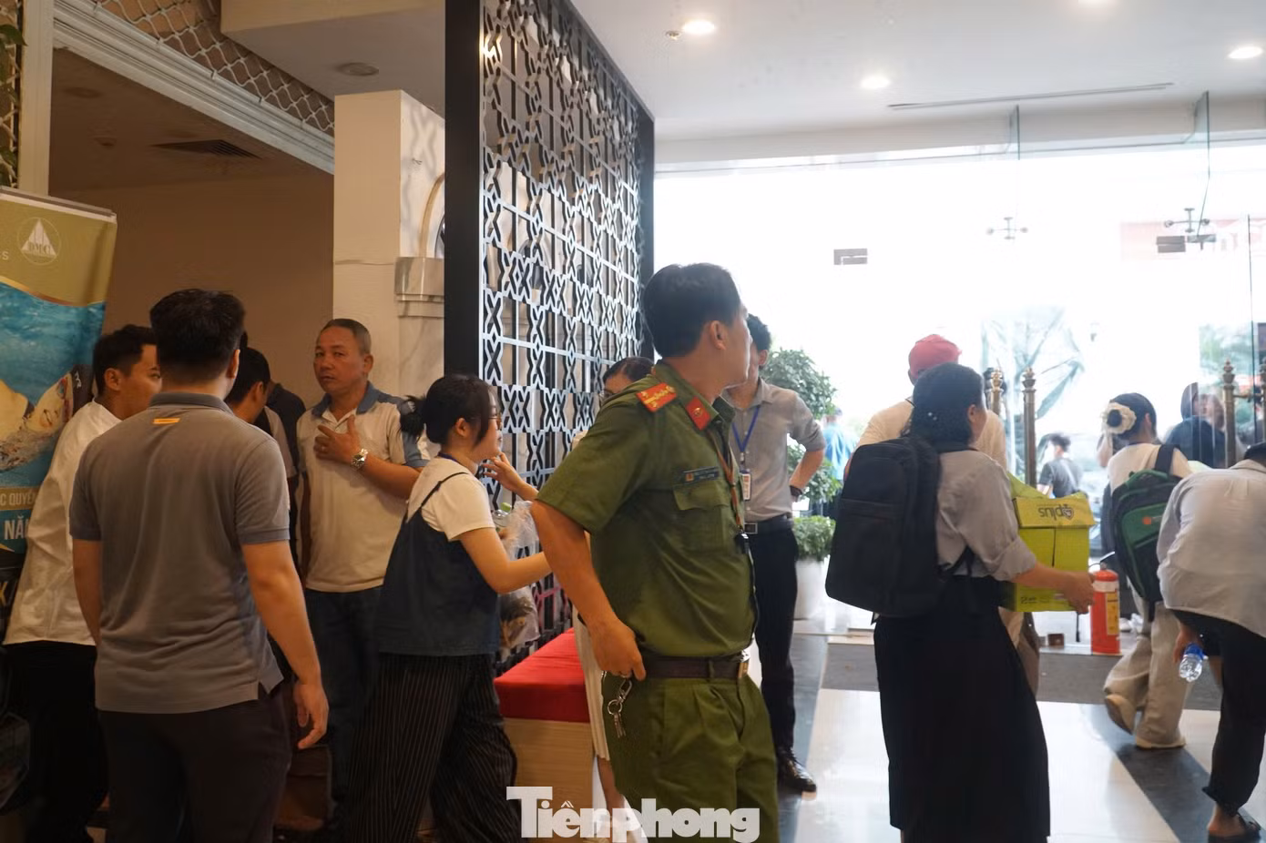 Giá bán căn hộ được công bố là hơn 16,2 triệu đồng/m2, chưa bao gồm thuế, phí và các lệ phí liên quan theo quy định pháp luật. Thời gian tiếp nhận hồ sơ mua nhà ở xã hội theo thông báo của Sở Xây dựng là từ ngày 30/6 đến hết ngày 22/7.