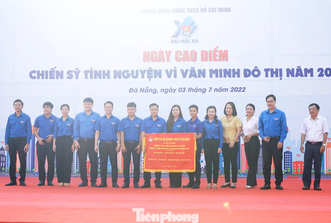 7 Quận, Huyện Đoàn ở Đà Nẵng kí cam kết thi đua hưởng ứng cao điểm tình nguyện xây dựng văn minh đô thị