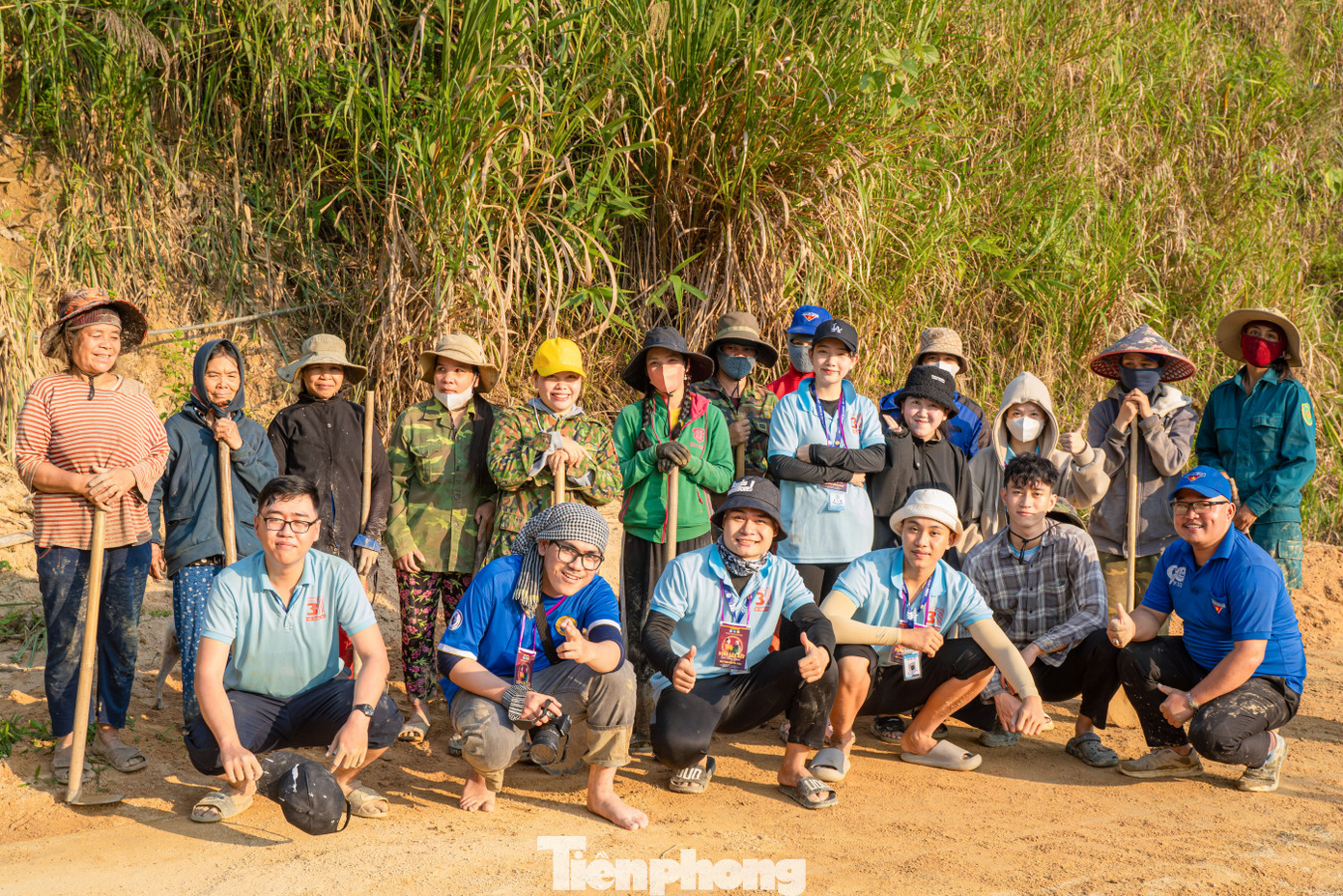 Theo bạn Từ Quang Minh (Trưởng nhóm tình nguyện), Đắc Ốc là một thôn nghèo, nằm sát biên giới Việt - Lào, đời sống người dân nơi đây còn thiếu thốn đủ bề, cơ sở vật chất còn chưa hoàn thiện.