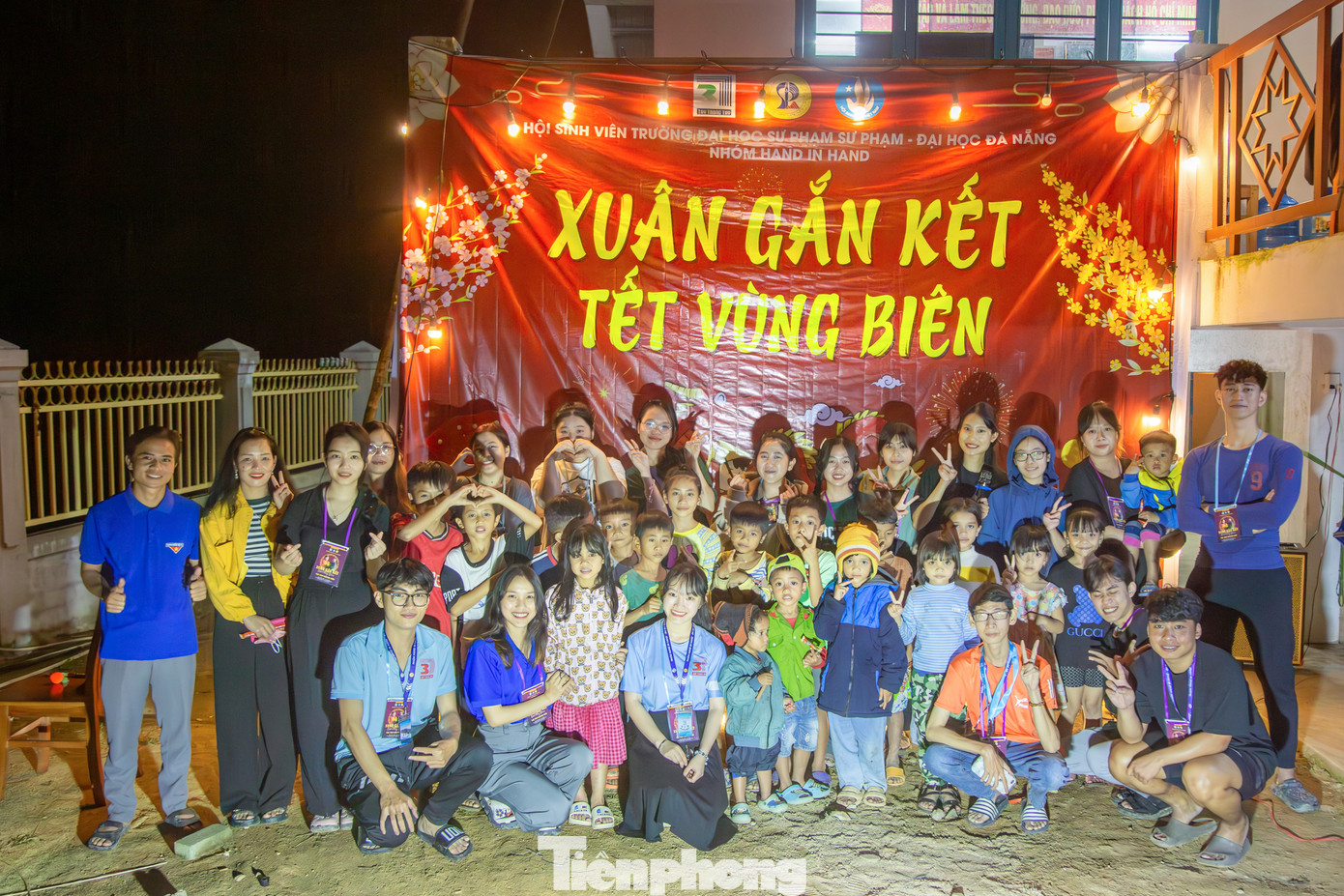 Trước khi tổ chức chuyến tình nguyện, nhóm đã tiền trạm, khảo sát các địa điểm ghé thăm, hỏi han tình hình đời sống của bà con Cơ Tu ở đây cũng như nhu cầu về những món quà Tết, nhu yếu phẩm...