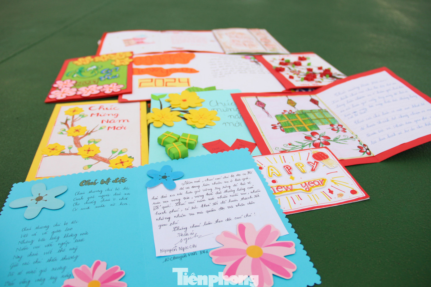 Những lá thư được trang trí tỉ mẩn, ngập sắc xuân Những lá thư được trang trí tỉ mẩn, ngập sắc xuân