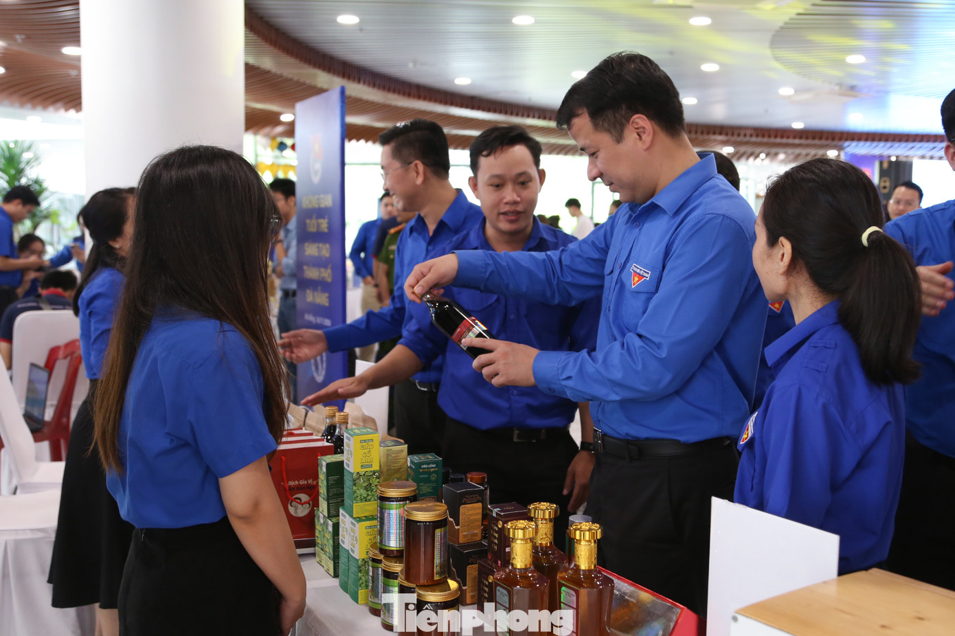 Theo anh Ngô Văn Cương - Bí thư T.Ư Đoàn, phong trào "Sáng tạo trẻ" được lan tỏa, triển khai đồng bộ và trở thành hoạt động thường xuyên của đông đảo đoàn viên, thanh niên. Hàng triệu ý tưởng, sáng kiến, công trình, đề tài, sản phẩm sáng tạo đã được thanh thiếu niên đề xuất trong thời gian qua. Trong đó, nhiều đề tài, ý tưởng, sáng kiến được áp dụng vào thực tiễn đã đóng góp tích cực cho sự phát triển của các địa phương, đơn vị. Theo anh Ngô Văn Cương - Bí thư T.Ư Đoàn, phong trào "Sáng tạo trẻ" được lan tỏa, triển khai đồng bộ và trở thành hoạt động thường xuyên của đông đảo đoàn viên, thanh niên. Hàng triệu ý tưởng, sáng kiến, công trình, đề tài, sản phẩm sáng tạo đã được thanh thiếu niên đề xuất trong thời gian qua. Trong đó, nhiều đề tài, ý tưởng, sáng kiến được áp dụng vào thực tiễn đã đóng góp tích cực cho sự phát triển của các địa phương, đơn vị.