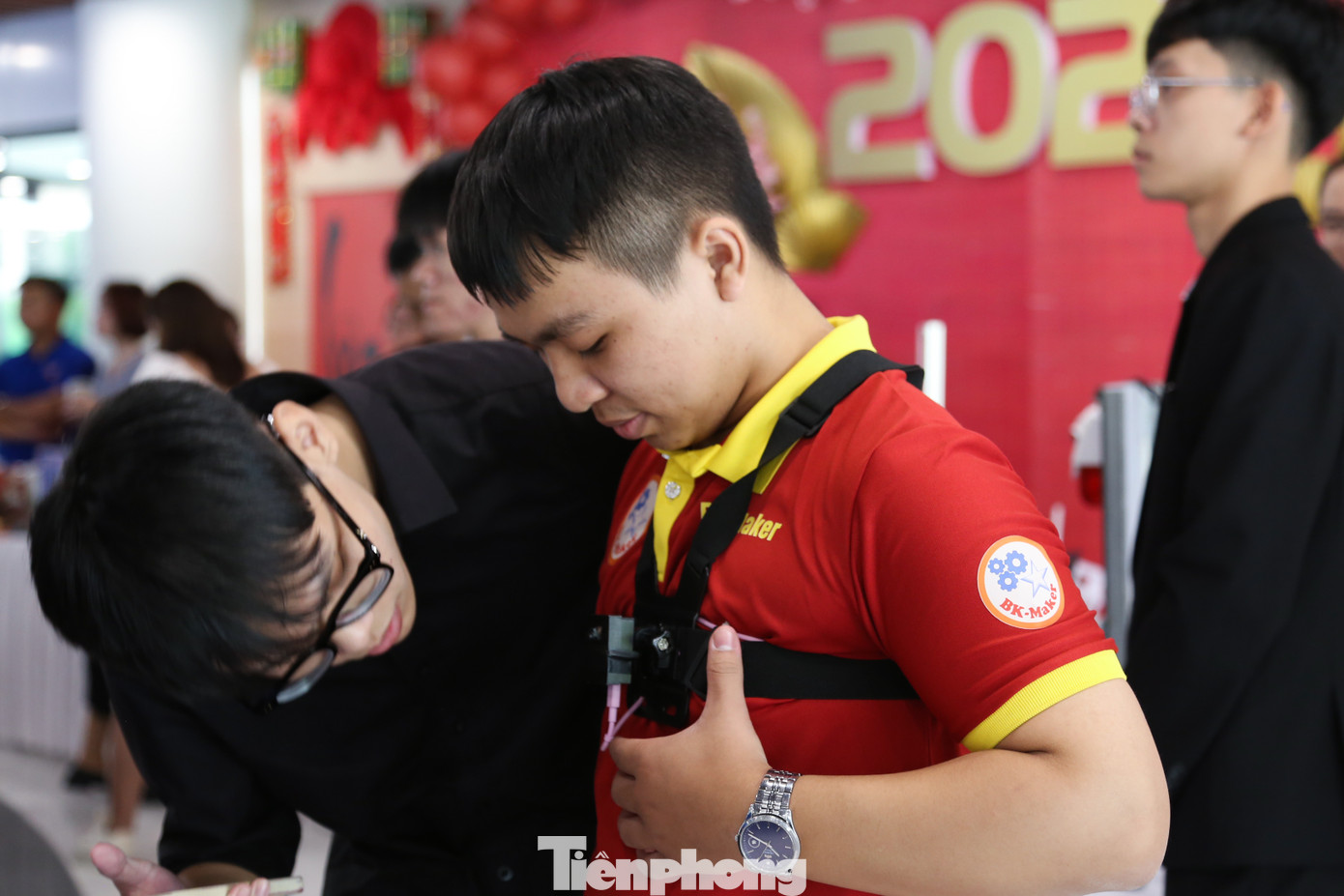 Các sản phẩm ứng dụng khoa học kỹ thuật, công nghệ mới đặc biệt thu hút các đại biểu và thu hút các bạn trẻ tìm hiểu. Các sản phẩm ứng dụng khoa học kỹ thuật, công nghệ mới đặc biệt thu hút các đại biểu và thu hút các bạn trẻ tìm hiểu.