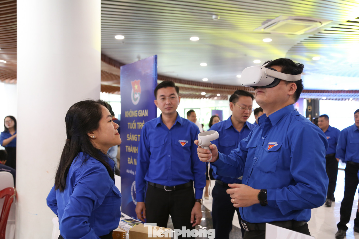 "Cùng với đó, Đoàn TNCS Hồ Chí Minh sẽ nghiên cứu xây dựng cơ sở dữ liệu và các giải pháp kết nối, phát huy hiệu quả các sản phẩm nghiên cứu, sáng kiến, ý tưởng sáng tạo của thanh niên vào thực tiễn", anh Cương nói. "Cùng với đó, Đoàn TNCS Hồ Chí Minh sẽ nghiên cứu xây dựng cơ sở dữ liệu và các giải pháp kết nối, phát huy hiệu quả các sản phẩm nghiên cứu, sáng kiến, ý tưởng sáng tạo của thanh niên vào thực tiễn", anh Cương nói.