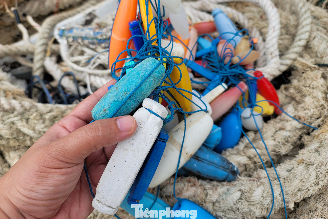 "Qua đây, ban tổ chức mong muốn khơi nguồn dòng chảy ký ức về cuộc sống mưu sinh của ngư dân trên sóng nước. Chúng tôi cũng kỳ vọng triển lãm không chỉ là một điểm check - in dành cho người dân và du khách mà còn góp phần lan tỏa giá trị của làng chài - nét văn hóa độc đáo của Đà Nẵng", ông Thắng nói.