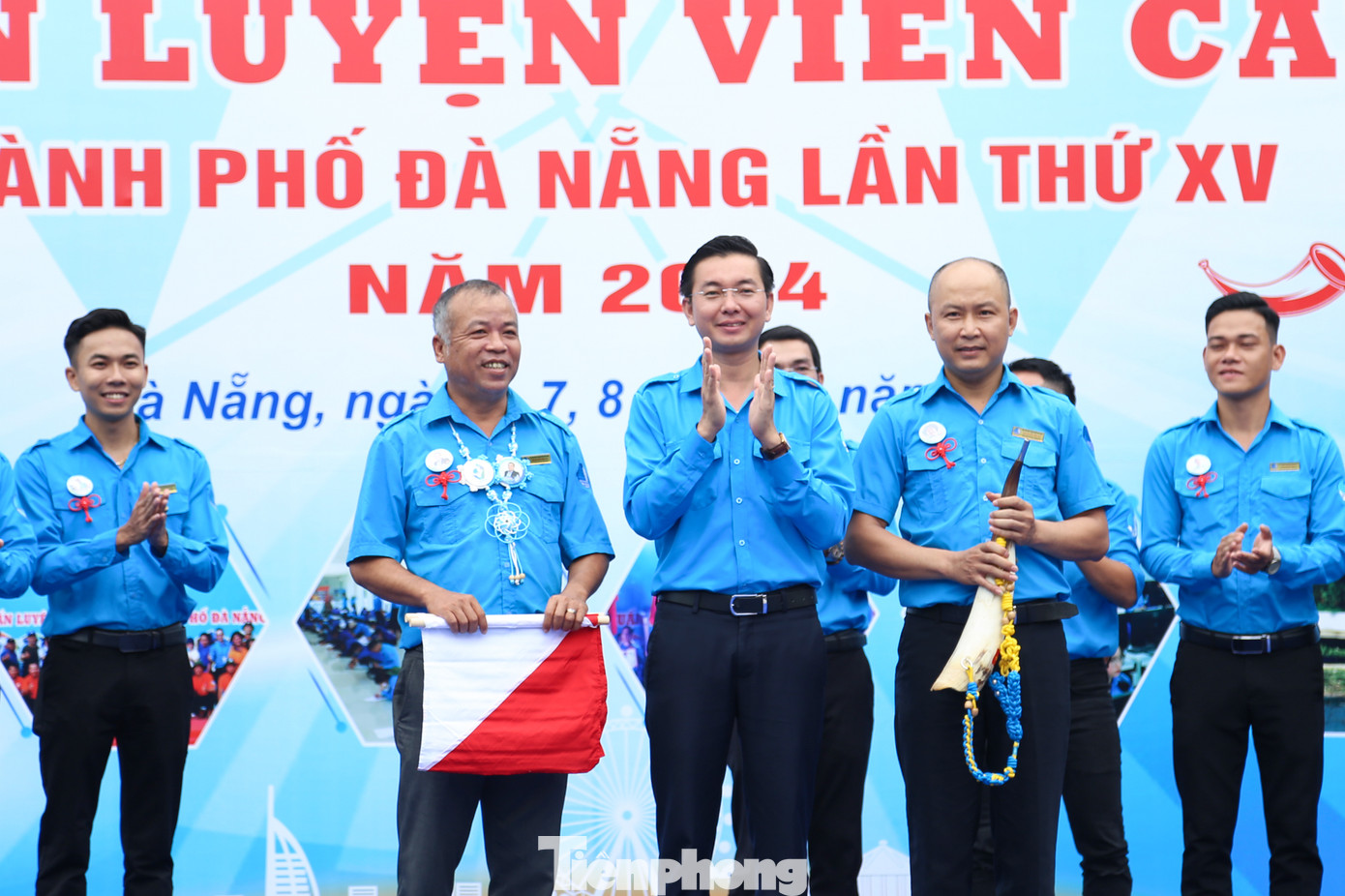 BGK cuộc thi là các Huấn luyện viên cấp I Quốc gia của Đà Nẵng qua các thời kỳ. Ảnh: Giang Thanh