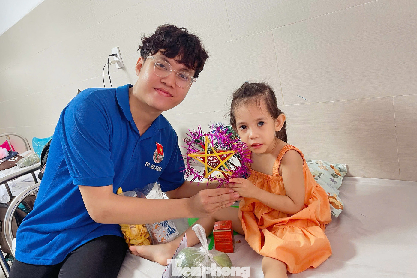 Theo anh Nguyễn Trần Hải Giang - Bí thư Đoàn phường An Khê (quận Thanh Khê), Trung thu vốn là dịp để gia đình quây quần, sum họp, tuy nhiên, với các em nhỏ đang điều trị và gia đình các em, niềm vui trong dịp Tết đoàn viên này dường như không trọn vẹn.