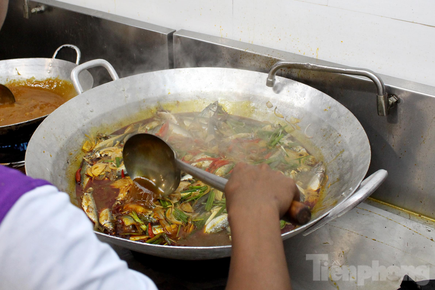 "Trước đây, khi Đà Nẵng làm tâm dịch, thông qua CLB, các tấm lòng hảo tâm ở TP Hồ Chí Minh đã hỗ trợ rất nhiều. Chương trình lần này là sự sẻ chia với người dân chịu ảnh hưởng bởi dịch bệnh, cũng là lời tri ân TP Hồ Chí Minh đã đùm bọc, sẻ chia Đà Nẵng lúc khó khăn", anh Thanh nói.