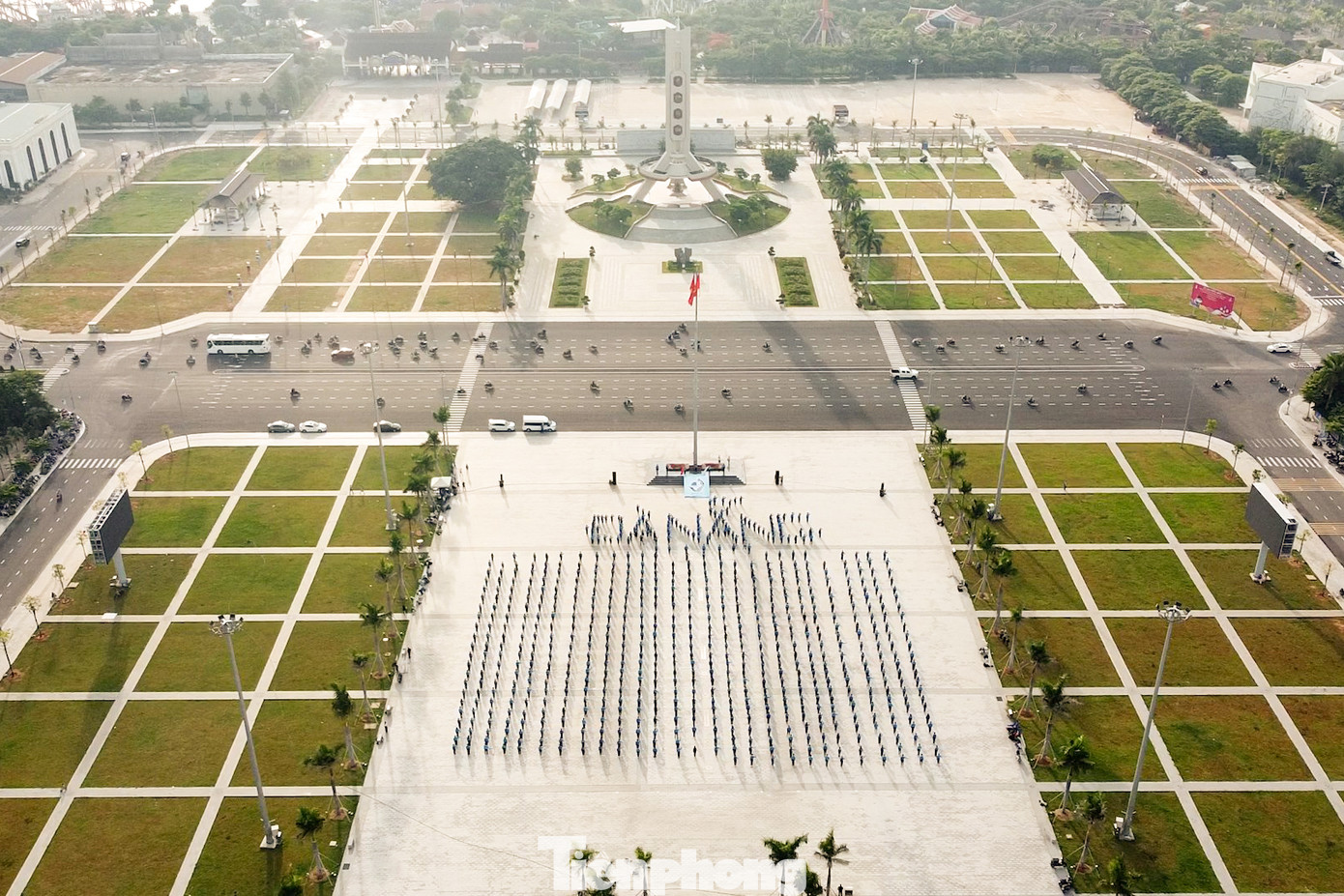 Hướng tới Đại hội Đại biểu Hội LHTN Việt Nam TP. Đà Nẵng lần thứ VIII, các cấp Hội trên địa bàn đồng loạt tổ chức đợt cao điểm các hoạt động an sinh xã hội, tình nguyện vì cộng đồng để tạo dấu ấn thanh niên sôi nổi chào mừng Đại hội.