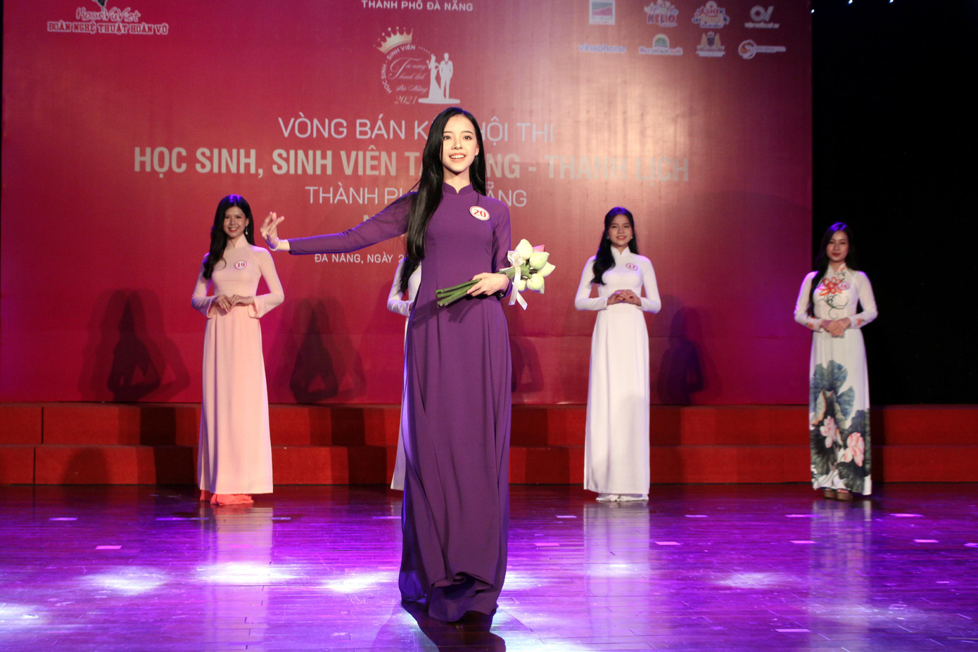 Trước đó, vòng sơ khảo cuộc thi đã được tổ chức vào ngày 14/3 với hai nội dung: Kiểm tra sức khỏe, hình thể và trình diễn catwalk, giới thiệu bản thân. Ảnh: Giang Thanh